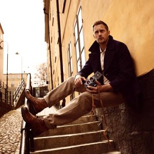 Александр Скарсгард в обуви Clarks