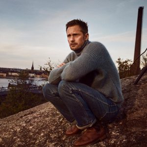 Александр Скарсгард в обуви Clarks